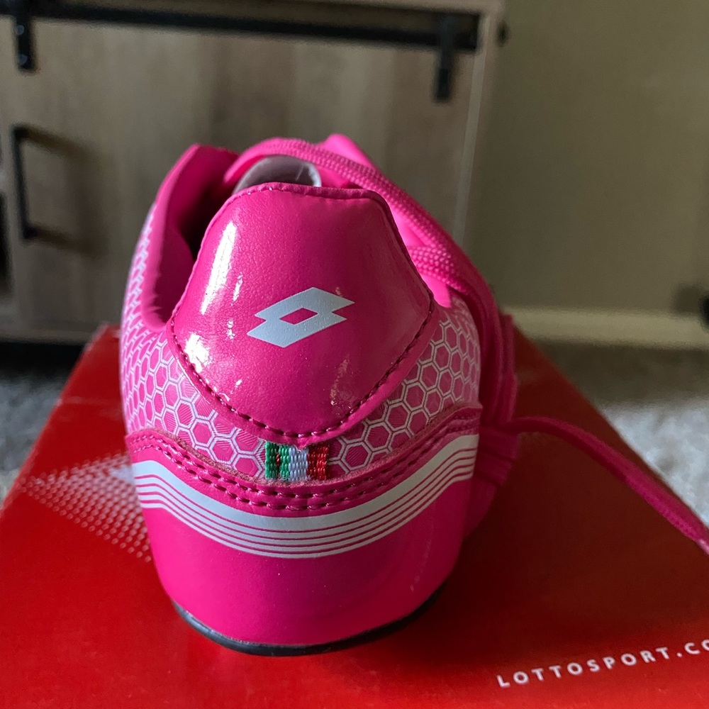 Girls size 6 pink and white lotto cleats. - Picture 2 of 4